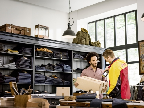 DHL und HDE bauen gemeinsam die Initiative 'DHL lokal handeln' aus -